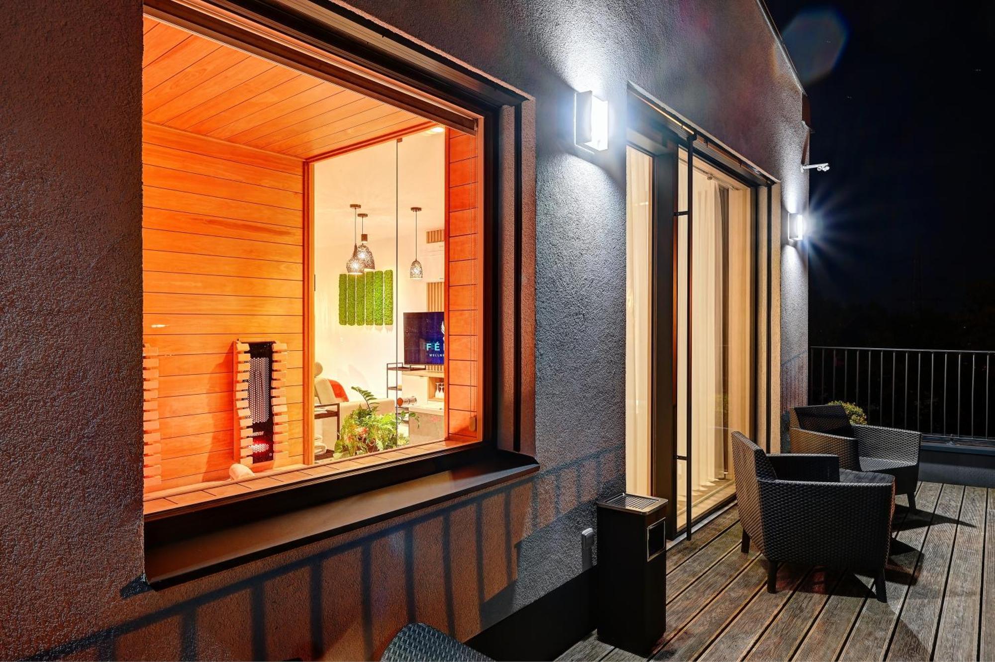 Wellness Hotel Fenix 리베레츠 외부 사진