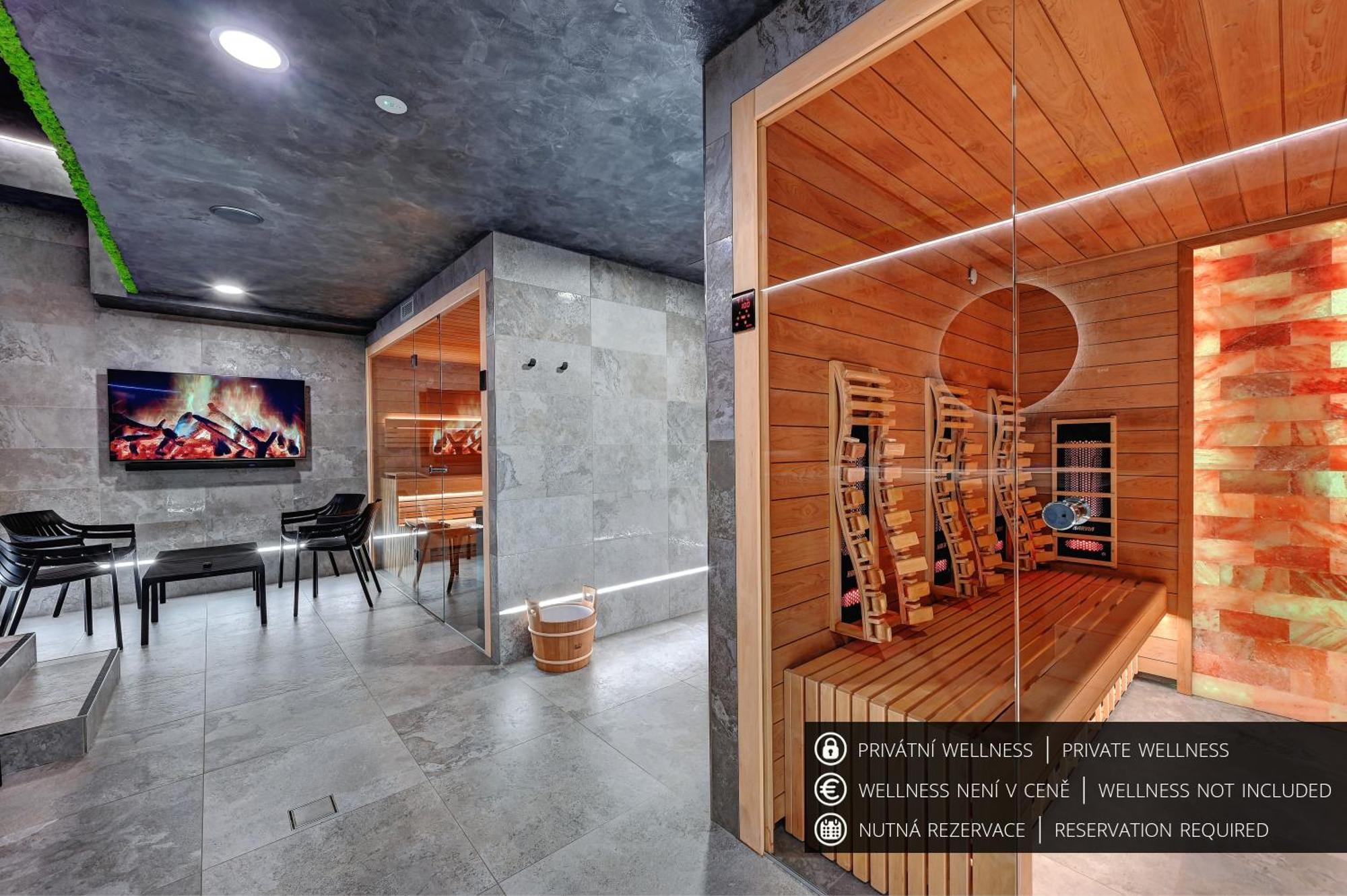 Wellness Hotel Fenix 리베레츠 외부 사진