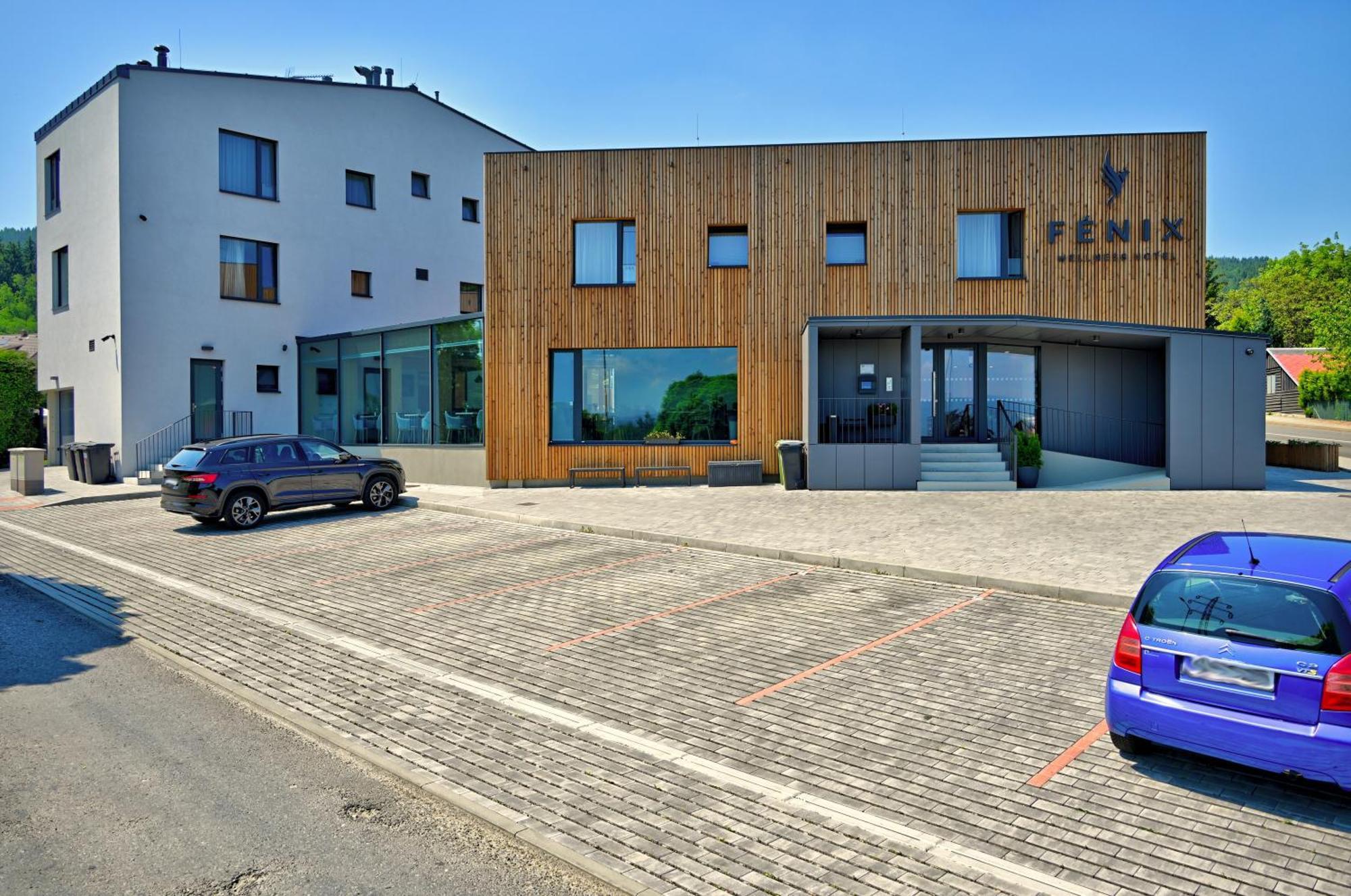 Wellness Hotel Fenix 리베레츠 외부 사진