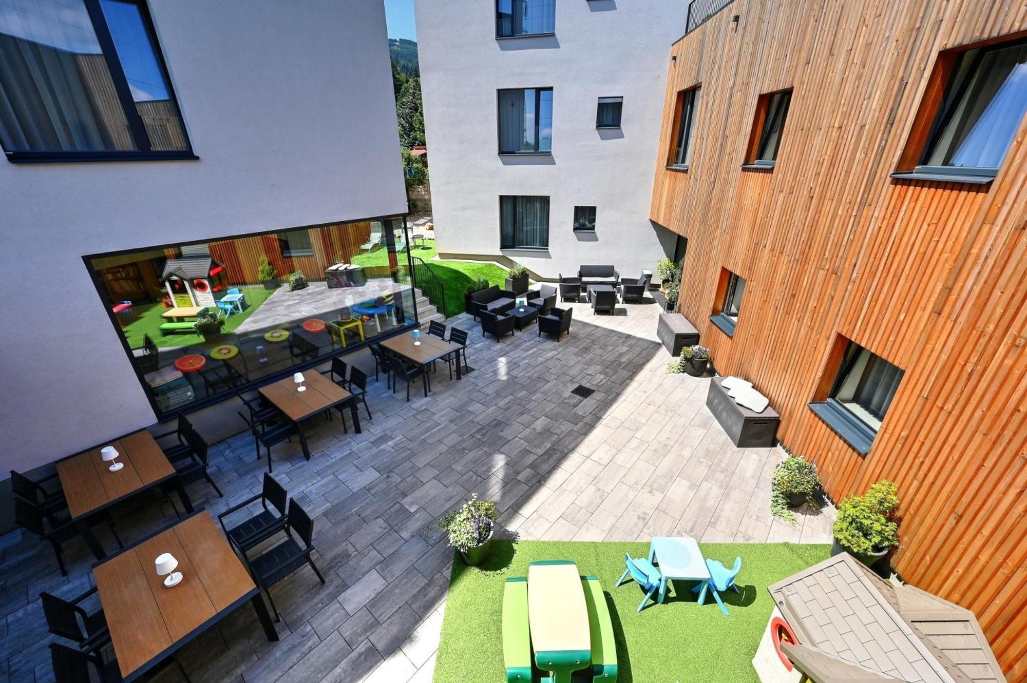 Wellness Hotel Fenix 리베레츠 외부 사진