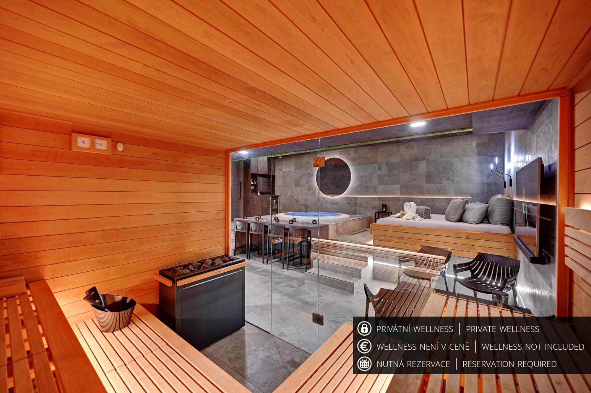 Wellness Hotel Fenix 리베레츠 외부 사진