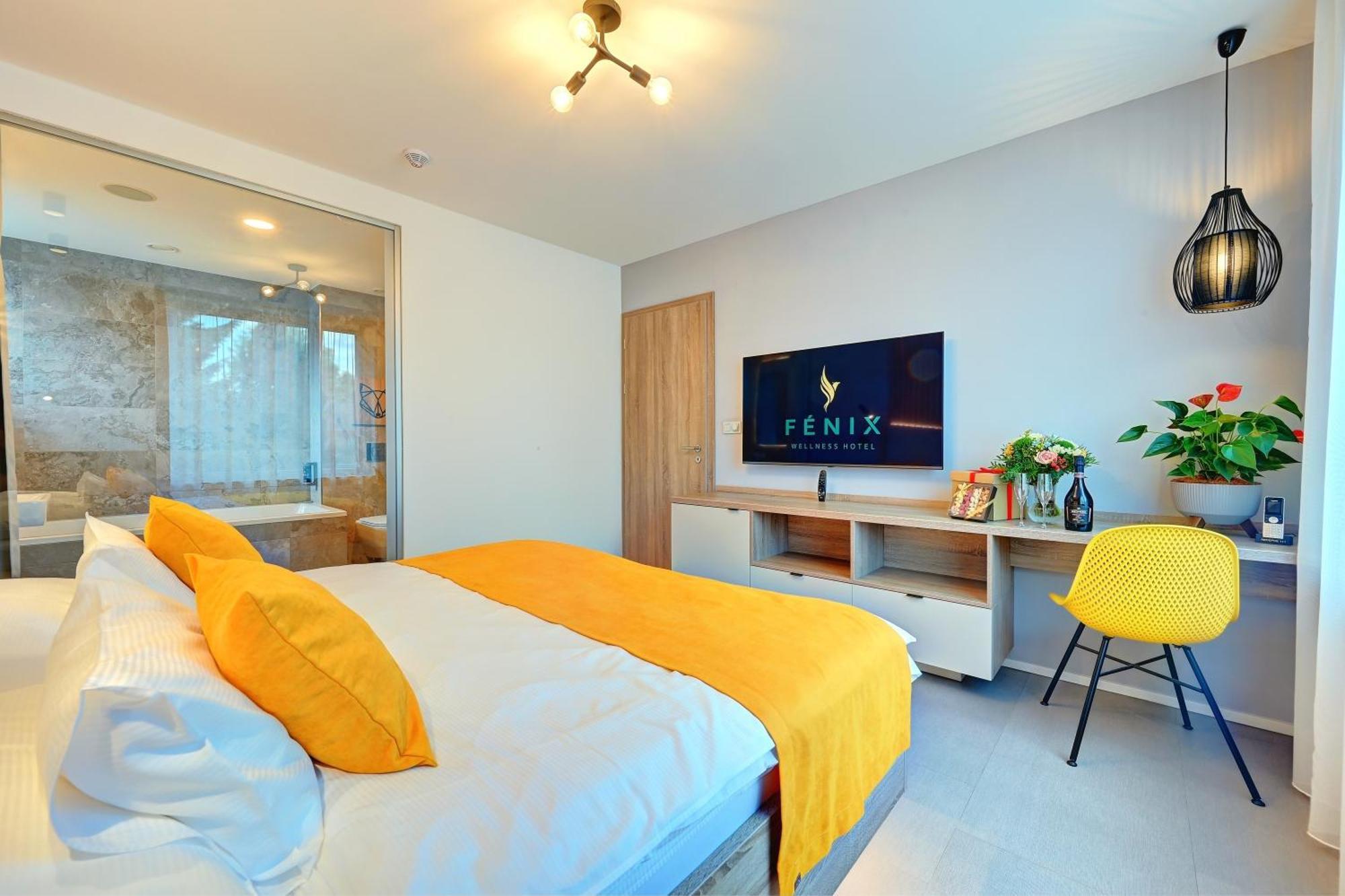 Wellness Hotel Fenix 리베레츠 외부 사진